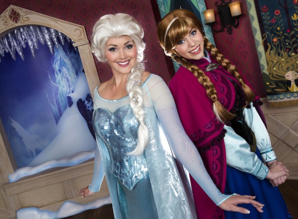 Sara's Snippets - December 10, 2014 - 'Frozen Fun' at Disneyland Resort