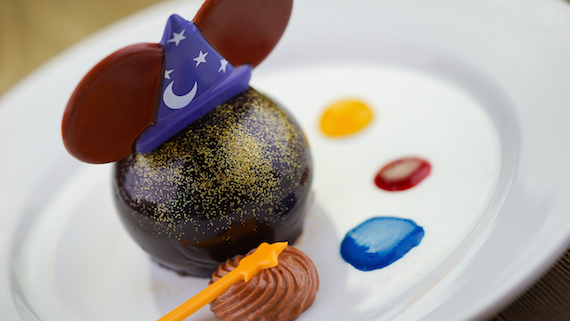 Fantasmic! Dining Packages at Disneyland Available to Book Now!